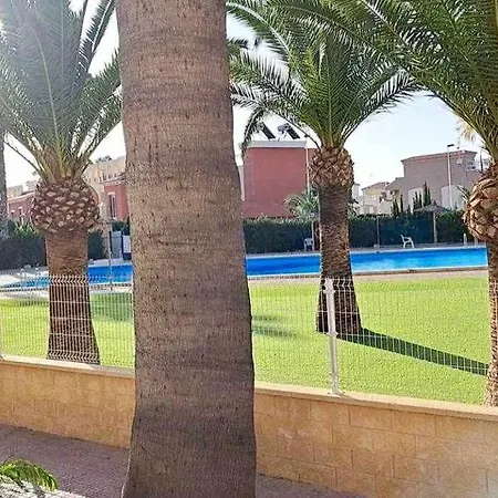 Estrella Con Vistas A La Piscina 托雷维耶哈